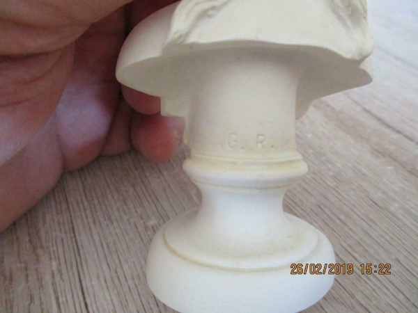 borst beeld je 11,5 cm hoog - marktopmaat.nl