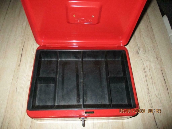 Geld kluisje /kist 30 x 24 cm, met lade voor papiergeld en e - marktopmaat.nl