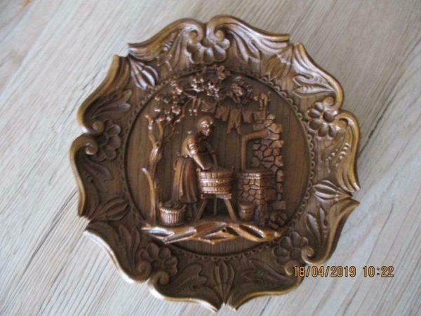 rond schilderijtje met houtsnijwerk maat 16 cm - marktopmaat.nl